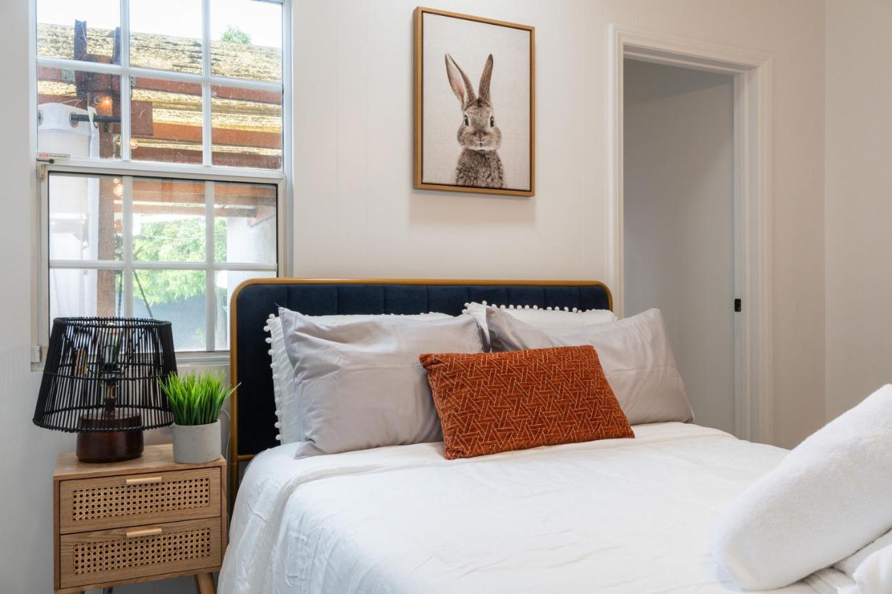Angel&Rose Universal Hollywood Heated Pool House King Bed ลอสแอนเจลิส ภายนอก รูปภาพ